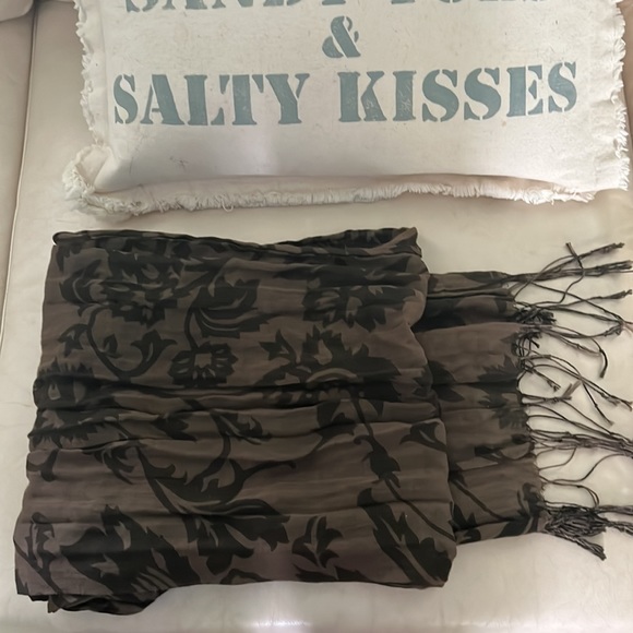 Scarf - Picture 3 of 3